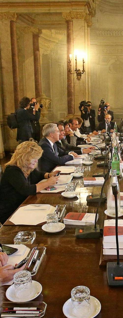 Golpe contro il Cavaliere: il Pd prepara l'esecuzione