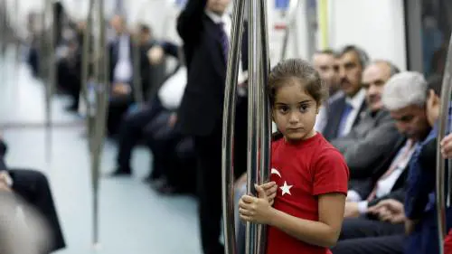 Turchia, il tunnel sotto il Bosforo apre tra black-out e inconvenienti