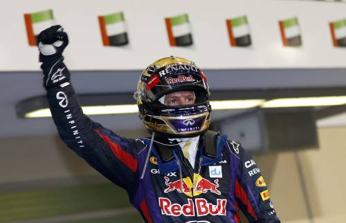 Gp Abu Dhabi, Alonso è quinto Vettel senza fine: vince ancora