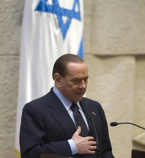 Sfogo del Cav: «I miei figli perseguitati come ebrei» E la sinistra va all'assalto