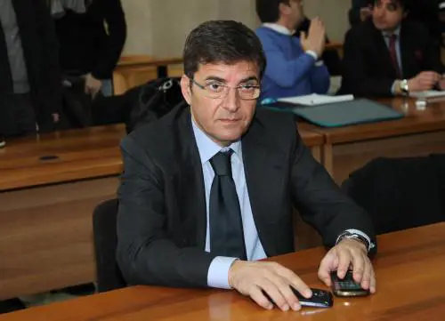Cosentino sepolto vivo. In cella da 900 giorni senza una condanna