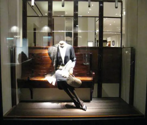 L'ultimo dei vetrinisti racconta i segreti  per attirare i clienti