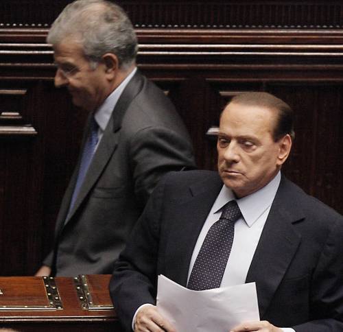 Il governo è in caduta libera, Berlusconi pronto allo strappo