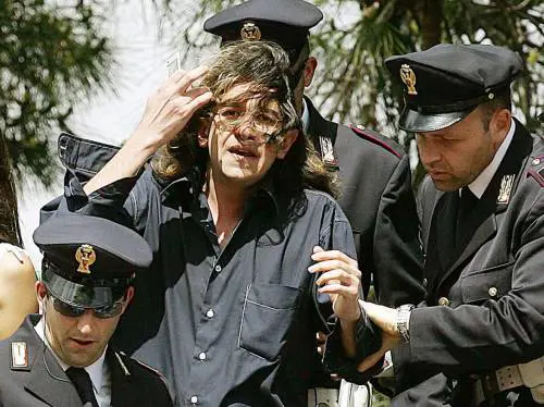 Paolini tenta il suicidio: soccorso in casa a Roma