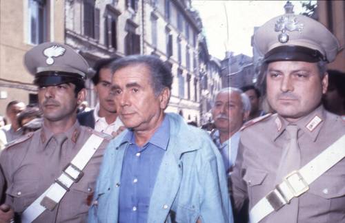 Il presentatore tv Enzo Tortora arrestato all'alba del 17 giugno 1983