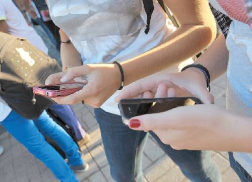 L'Ue abolisce il roaming: primo sì del Parlamento europeo