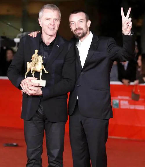 Il «Tir» del camionista croato travolge il Festival della noia