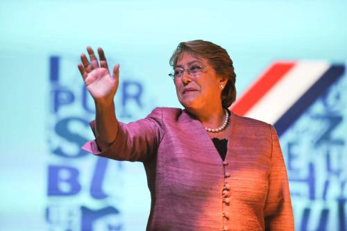 Cile, sfida tutta in rosa: vince Michelle Bachelet