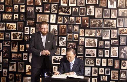 Ban Ki-moon in vista al campo di concentramento di Auschwitz-Birkenau