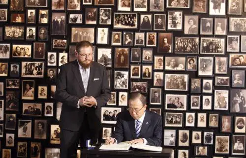 Ban Ki-moon in vista al campo di concentramento di Auschwitz-Birkenau