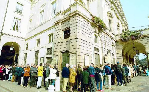 Il Piermarini raddoppia Sale prove in piazza Scala