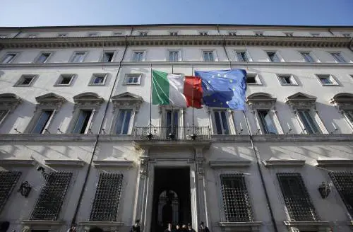 Sotto l'albero un governo da buttare