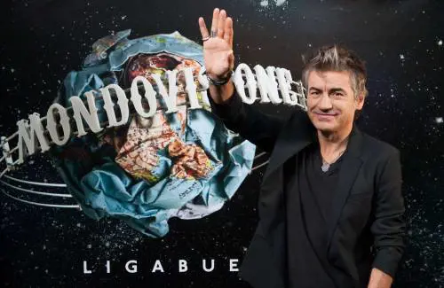 Ligabue: "Deluso dal Pd, non voterò alle primarie"
