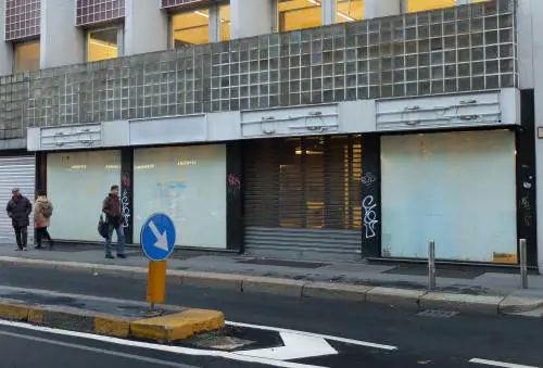 Guerra al «casinò» in corso Vercelli