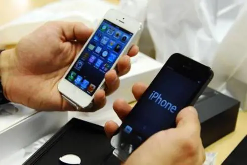 Ladro gentiluomo ruba iPhone ma restituisce la sim e copia a mano la rubrica