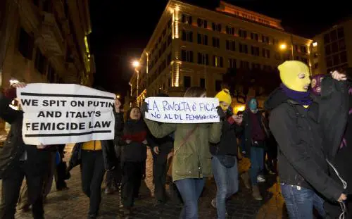 Manifestazione contro Putin per le Pussy Riot