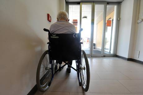 In Olanda alloggio gratis per i giovani che assistono gli anziani