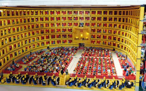 La Scala diventa Lego: 30mila mattoncini per il mini teatro
