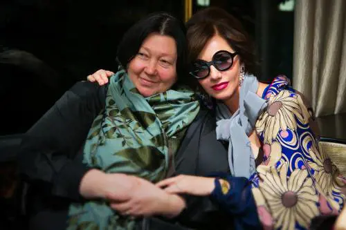 Mila Anufrieva e la stilista Tatiana Parfionova