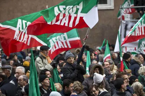 I "falchetti" fanno quadrato