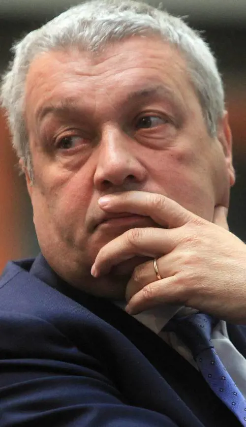 Alitalia cerca gli ultimi 30 milioni