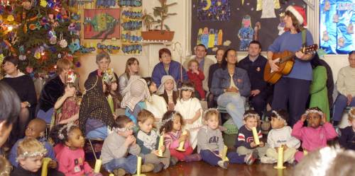 Benedizione vietata a scuola: "Offende i bimbi non cattolici"