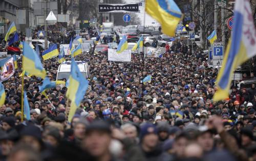Ucraina, 100mila europeisti sfidano il divieto a manifestare