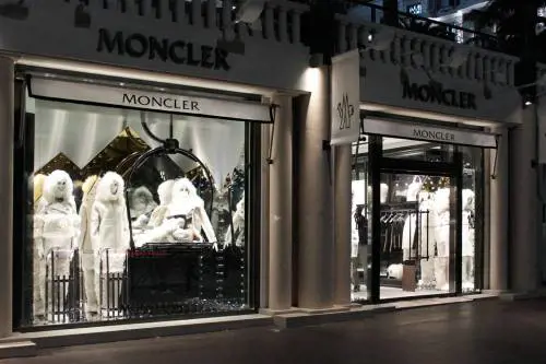 Moncler sbarca a Piazza Affari: l'Ipo già coperta oltre 12 volte