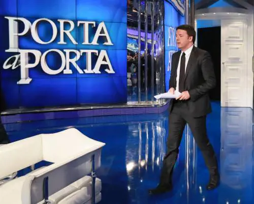 Renzi tranquillizza Letta: "Non farò cadere il governo"
