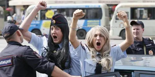 La prima multa anti gay. L'omofobia comunista in Russia non muore mai