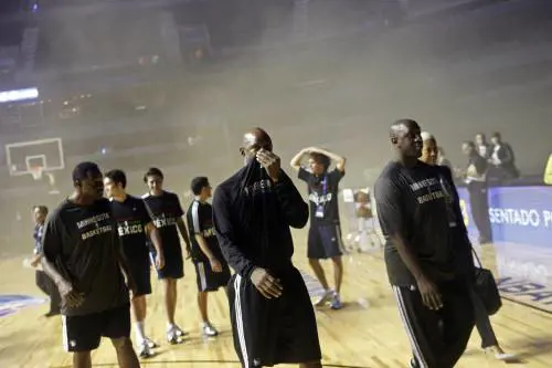 NBA, partita sospesa per fumo sospetto