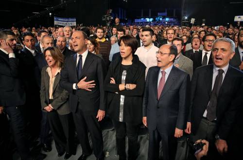 Alfano presenta il suo piano: stare al governo un altro anno