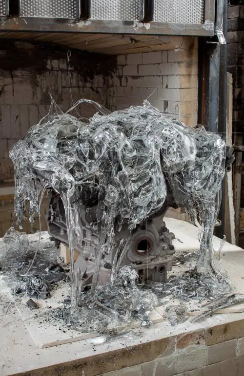 Le grandi firme dell'arte salvano i vetri di Murano