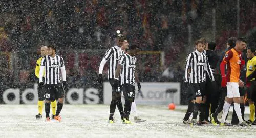 Juve, vince la neve. Dalla bolgia alla bufera