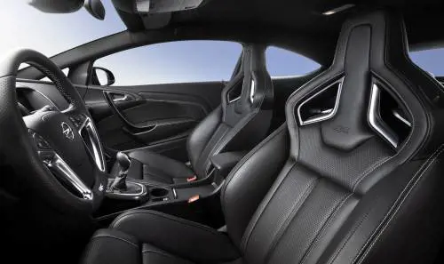 Opel Astra OPC, 280 cv di emozioni morbide