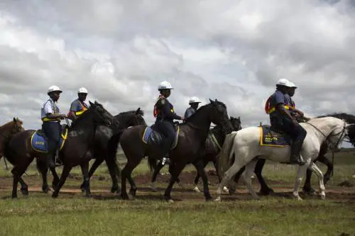 Il villaggio di Qunu accoglie la salma di Mandela
