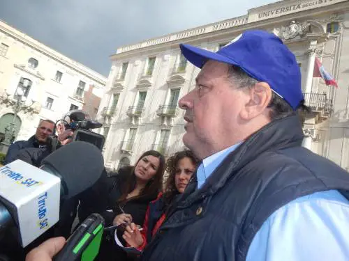 Gilet gialli, Movimento dei forconi in piazza prima delle Europee