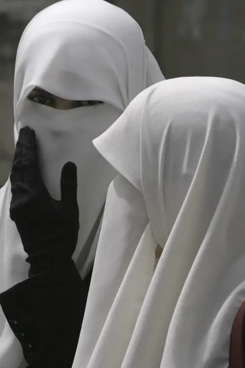 "Vietare il burqa non viola i diritti"