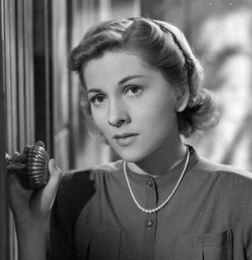 Morta Joan Fontaine musa di Hitchcock prima per «Rebecca» e poi per «Il sospetto»