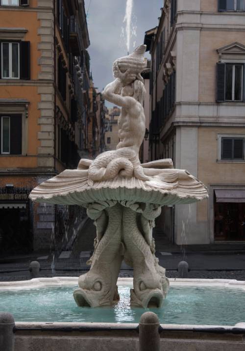 Le foto della fontana del Tritone