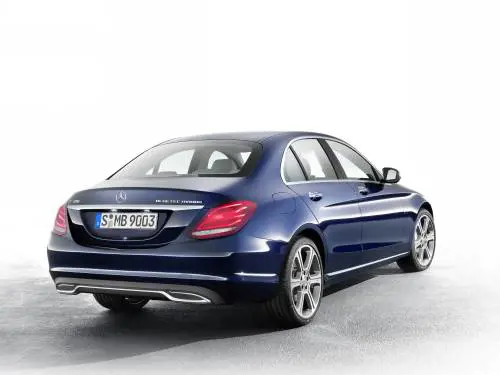 Berlina media? Mercedes C 2014 è quasi un'ammiraglia