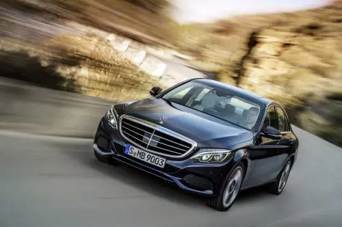 Berlina media? Mercedes C 2014 è quasi un'ammiraglia