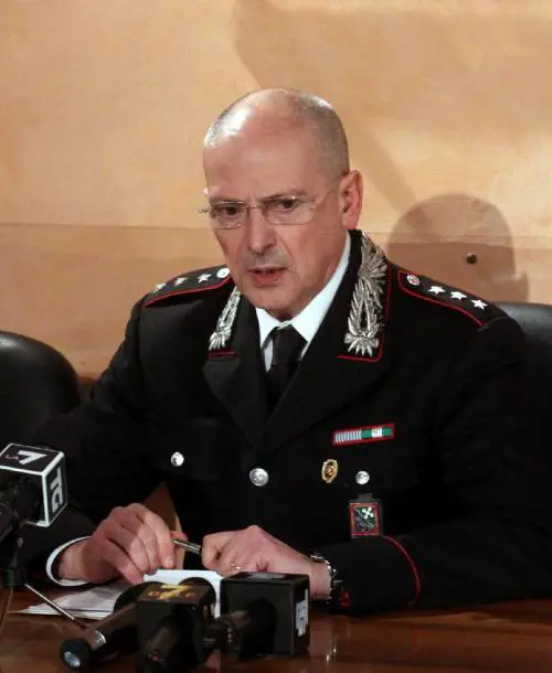 Il blitz dei carabinieri ha portato in cella 5 personeNelle mani della 'ndrangheta per incassare i soldi dai debitori