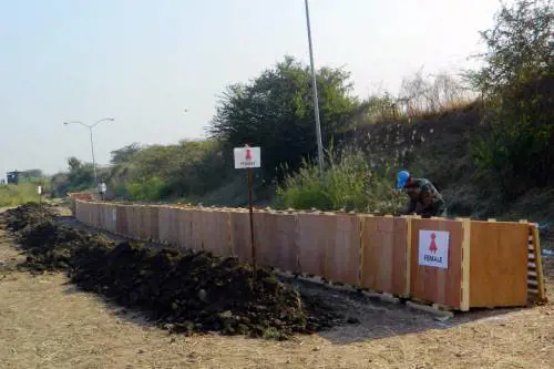 Un soldato della missione Unmiss al lavoro nel compound Onu / Archivio