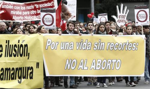 La Spagna ci ripensa e sconfessa Zapatero: giro di vite sull'aborto