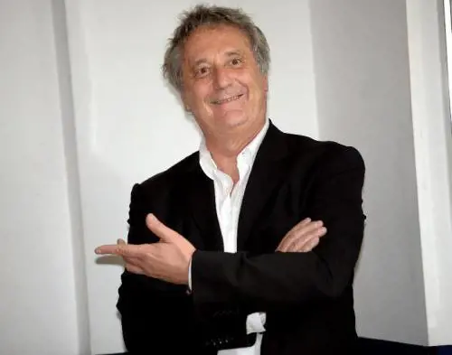 Enzo Iacchetti: "Tanto di cappello al signor Berlusconi"