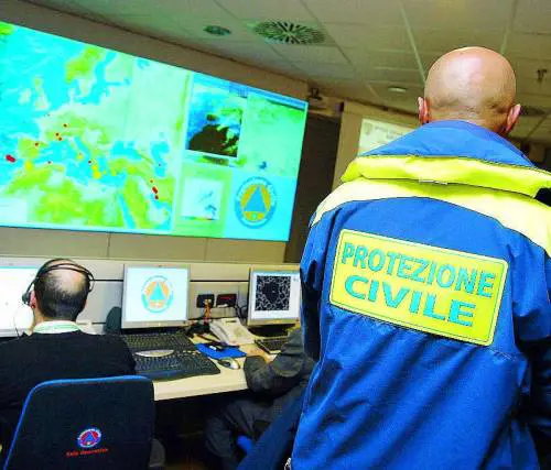 Città sott'acqua, centinaia di allarmi