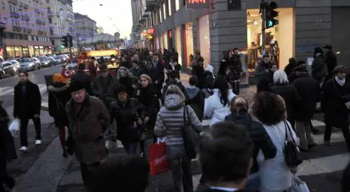 Saldi, scatta la corsa ai regali di Natale