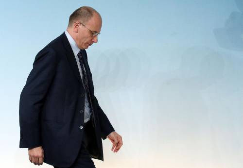 Il governo è alla frutta, si salvi chi può