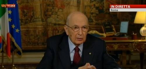 Napolitano non si dimette (per ora) e attacca: "Non mi faccio intimidire dalle ingiurie"